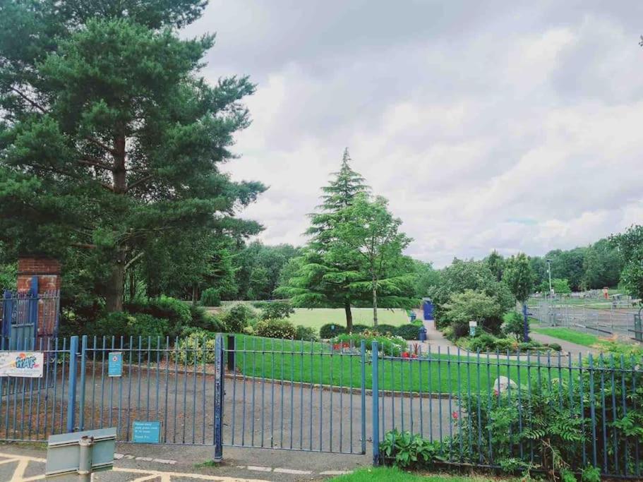 Holiday home Entire 3 Bed In Oldham